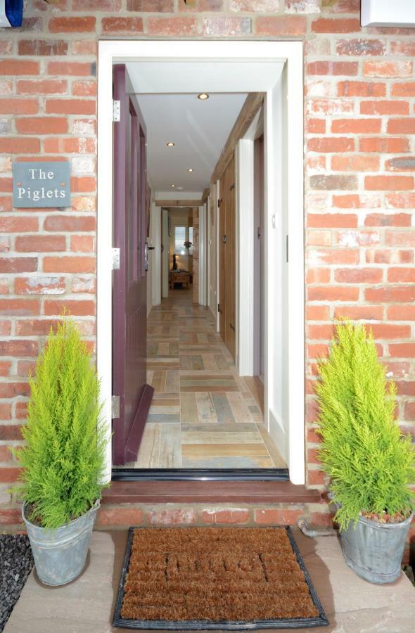 The Piglets Villa York Exterior photo