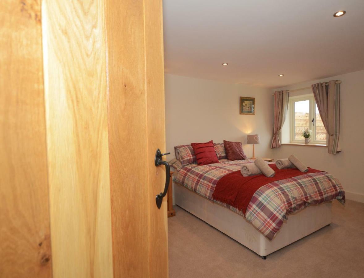 The Piglets Villa York Exterior photo